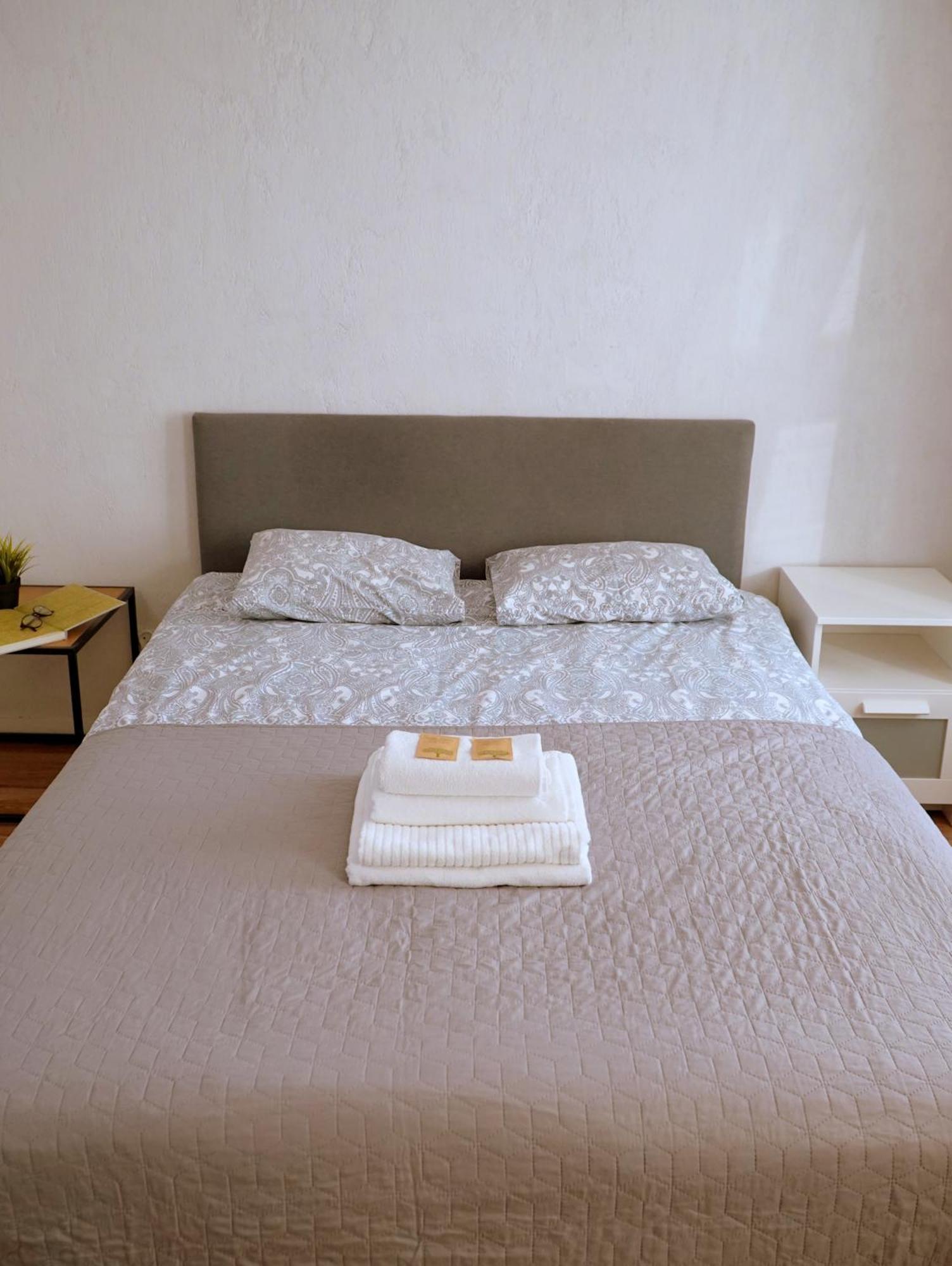 Vintage Apartment *
